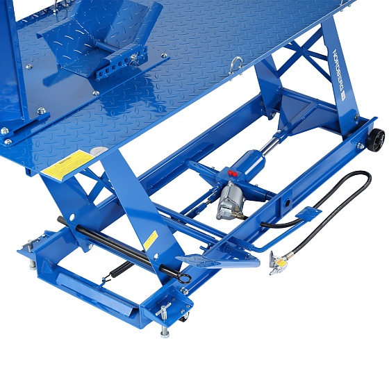 Подъемник для мотоциклов, 450 кг, с ножным и пневмоприводом NORDBERG N4M1