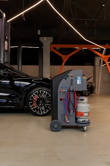 Установка автомат для заправки автомобильных кондиционеров (R134a+R1234yf) NORDBERG NF17
